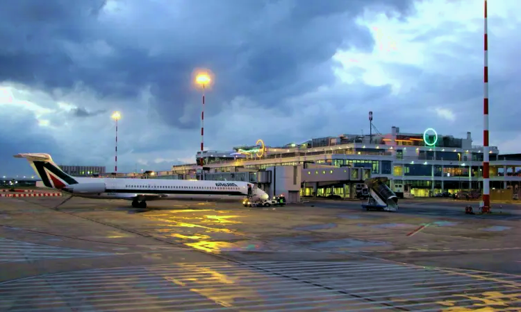 Bari Karol Wojtyła Airport